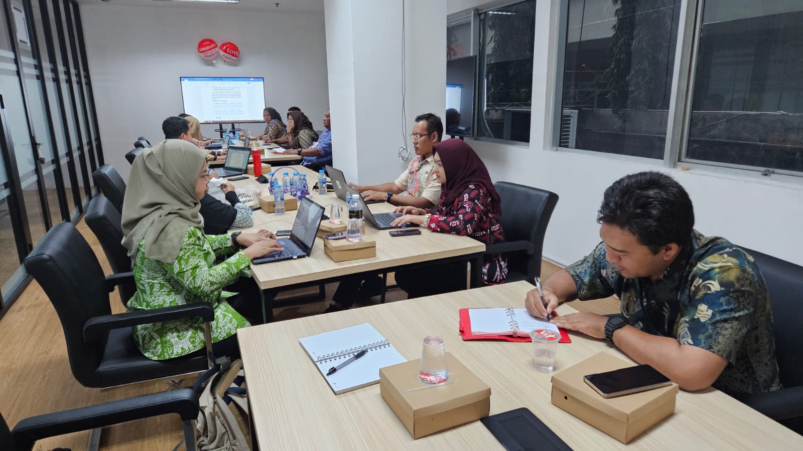 DISKOMINFO Kota Semarang Hadiri Rapat Pembahasan Laporan Akhir Kajian Strategi Penguatan Satu Data Terpadu